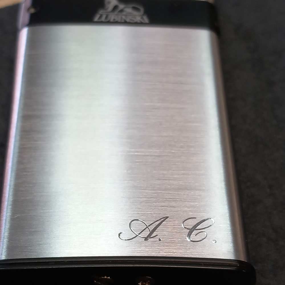 Accendino per sigari Lotus L55 Droid inciso personalizzato Accendisigari a  doppia fiamma personalizzato con punzone per sigari incorporato -   Italia