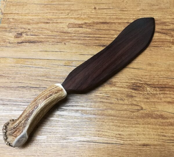 coltello polenta cervo e legno